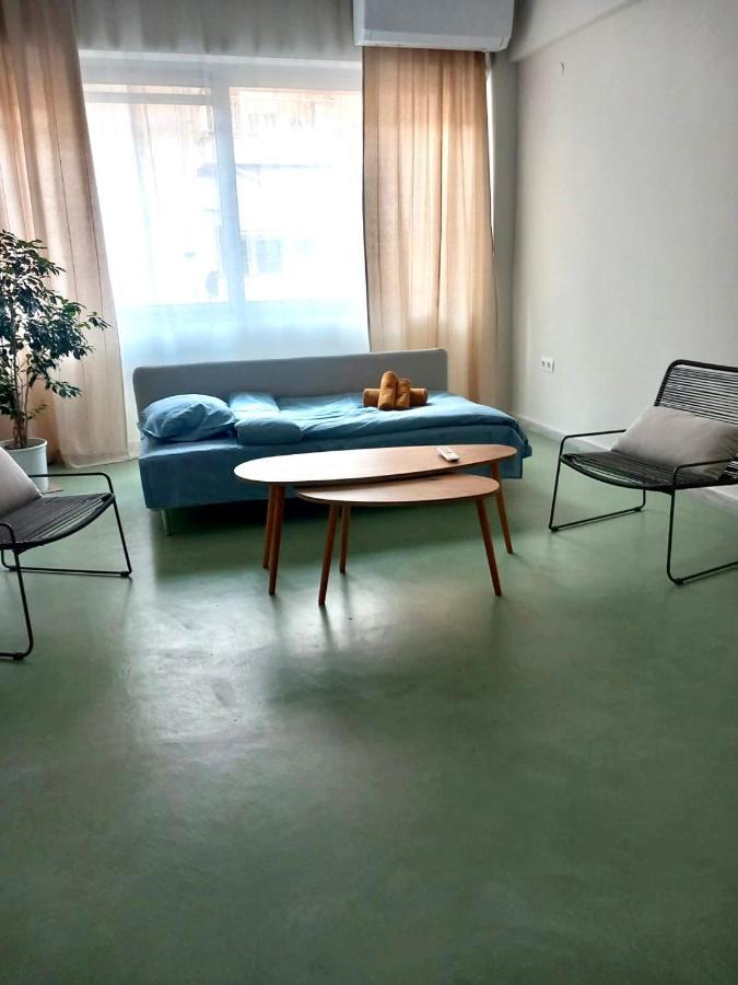 Specious Flat In Thessaloniki Exterior photo