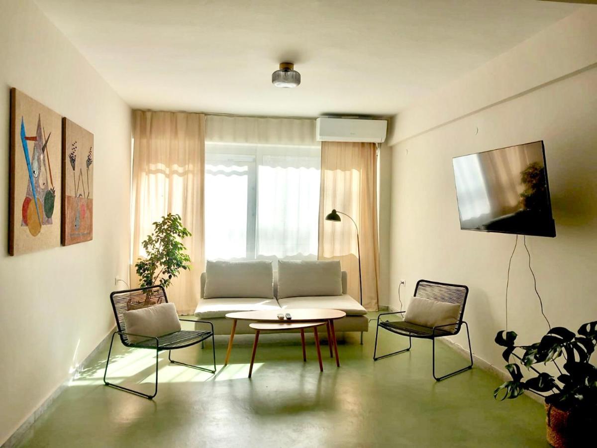 Specious Flat In Thessaloniki Exterior photo