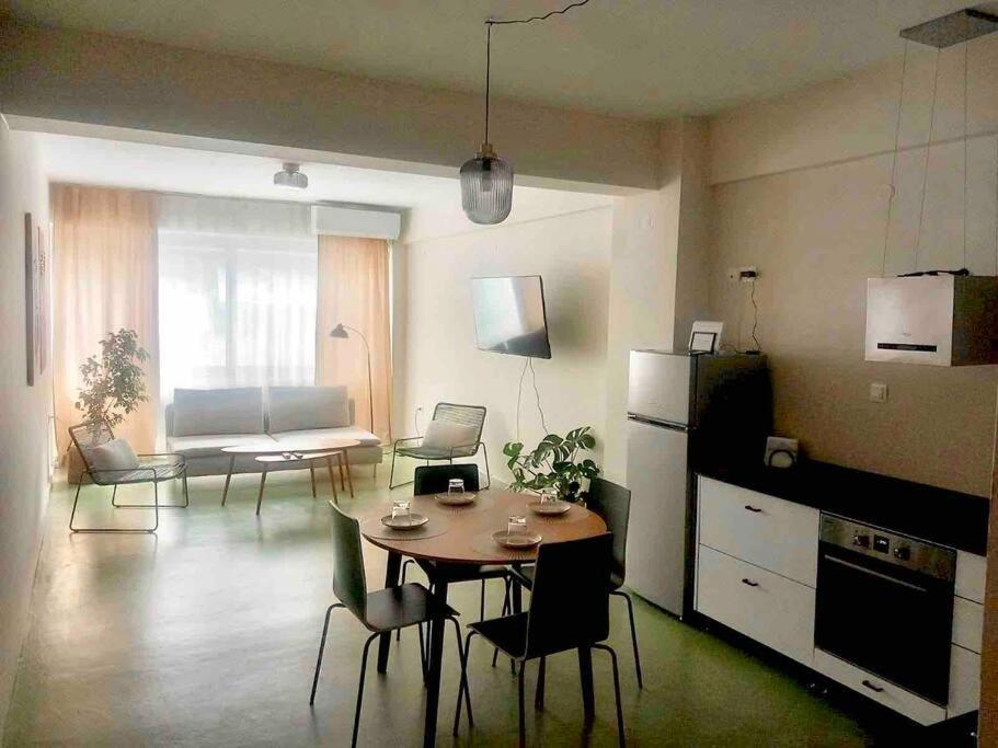 Specious Flat In Thessaloniki Exterior photo