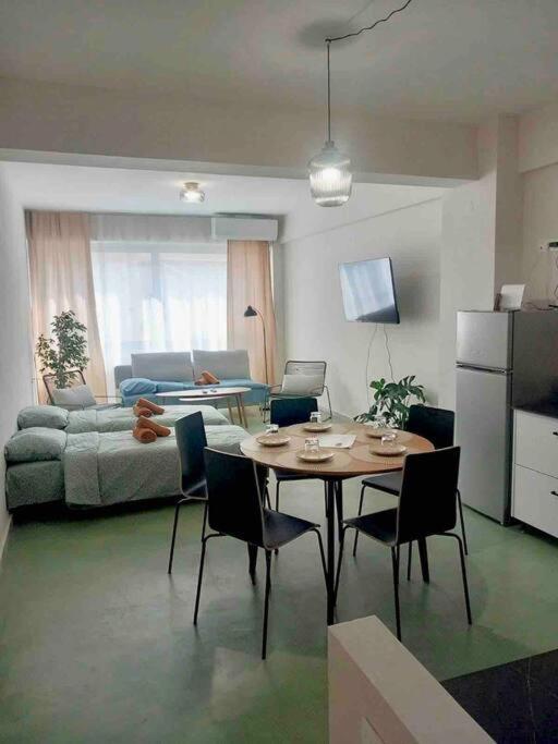 Specious Flat In Thessaloniki Exterior photo