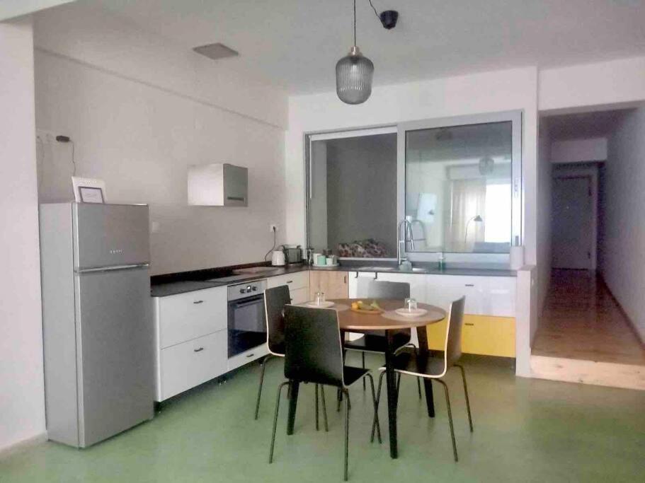 Specious Flat In Thessaloniki Exterior photo